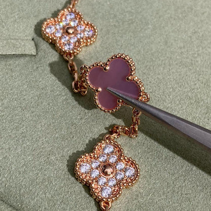 [Camiery]CLOVER 10 MOTIFS DIAMOND PINK MOP NECKLACE