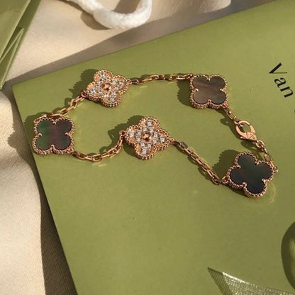[Camiery] CLOVER 5 MOTIF GRAY MOP BRACELET COLLECTION