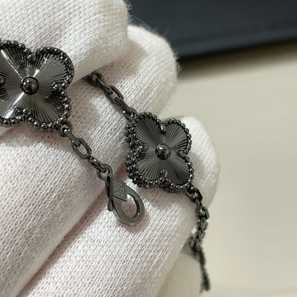 [Camiery JEWELRY]CLOVER 5 MOTIF BLACK BRACELET