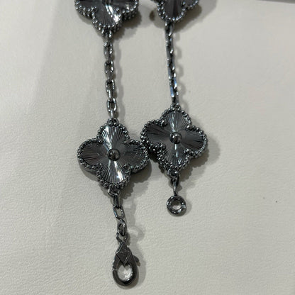 [Camiery JEWELRY]CLOVER 5 MOTIF BLACK BRACELET