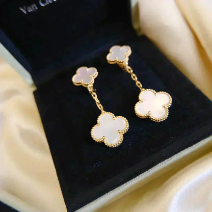 [Camiery]CLOVER 2 MOTIF WHITE MOP EARRINGS