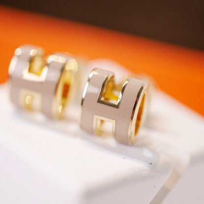 [Camiery]MINI POP H GOLD EARRINGS GREY