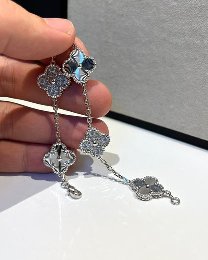 [Camiery] CLOVER 5 MOTIF LASER BRACELET COLLECTION