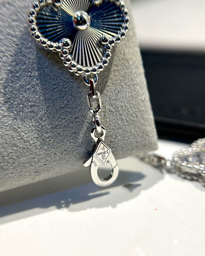 [Camiery] CLOVER 5 MOTIF LASER BRACELET COLLECTION