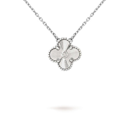 [Camiery]CLOVER 15MM CHRISTMAS LIMITED EDITION SINGLE FLOWER NECKLACE