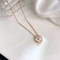 [Camiery]LUCKY  WHITE MOP  PLUM BLOSSOM NECKLACE
