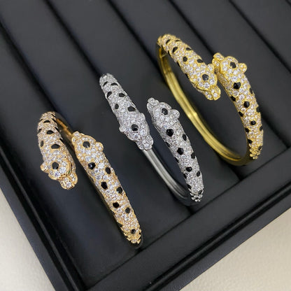 [Camiery] PANTHERE DOUBLE HEADED HALF DIAMOND OPEN BRACELET