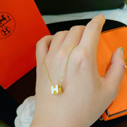 [Camiery]H WHITE SQUARE GOLD NECKLACE
