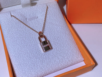[Camiery]HM ADVANCED NICHE LOCK HEAD NECKLACE DIAMONDS
