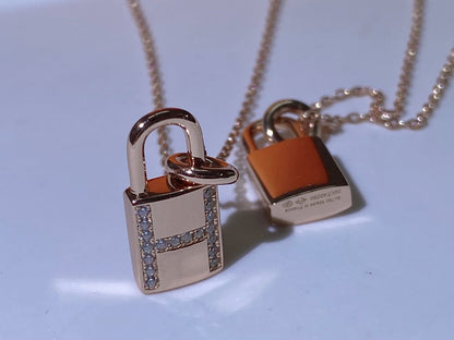 [Camiery]HM ADVANCED NICHE LOCK HEAD NECKLACE DIAMONDS
