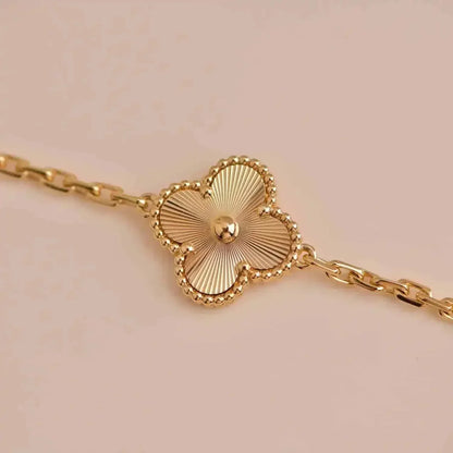 [Camiery] CLOVER 5 MOTIF LASER BRACELET COLLECTION