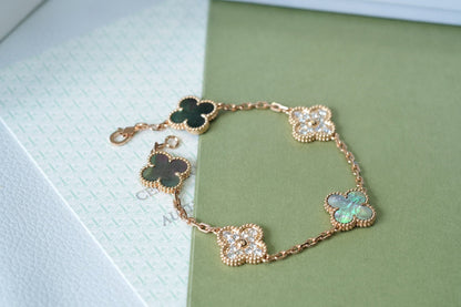 [Camiery] CLOVER 5 MOTIF GRAY MOP BRACELET COLLECTION