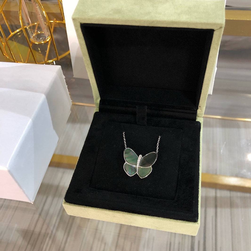 [Camiery]LARGE BUTTERFLY SILVER PENDANT DIAMOND NECKLACE