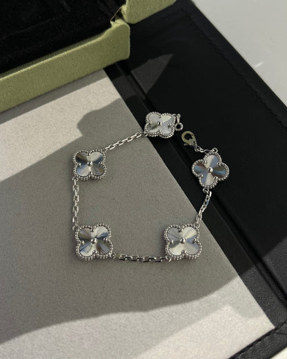 [Camiery] CLOVER 5 MOTIF LASER BRACELET COLLECTION